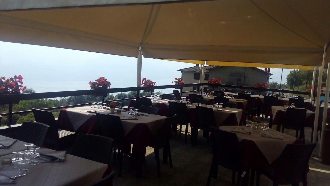 Hotel Ristorante La Sorgente Plesio Esterno foto